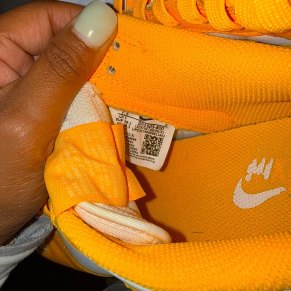 Laser Orange Dunks - Picture 6 of 6